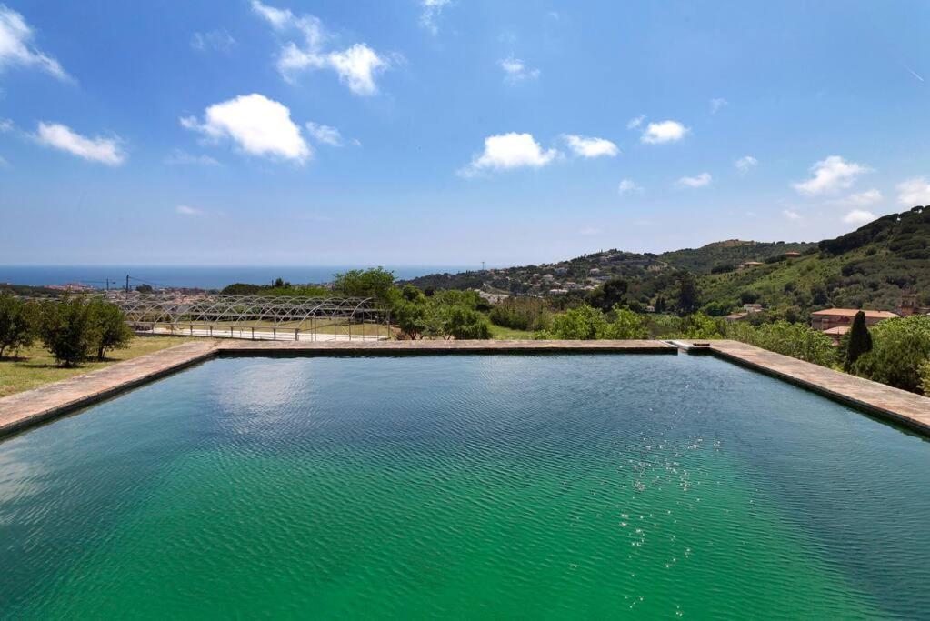 אלייה Designer Home With Pool Near Beach And Village מראה חיצוני תמונה